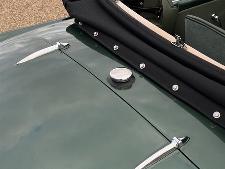 Daimler Dart SP250 Convertible 33