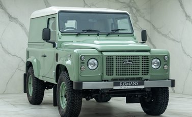 Land Rover Defender 90 HERITAGE HARD TOP 6