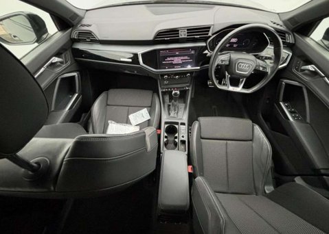 Audi Q3 1.5 TFSI CoD 35 Black Edition SUV 5dr Petrol S Tronic Euro 6 (s/s) (150 ps) 10