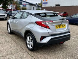 Toyota C-HR 1.8 C-HR Icon HEV CVT 5dr 9