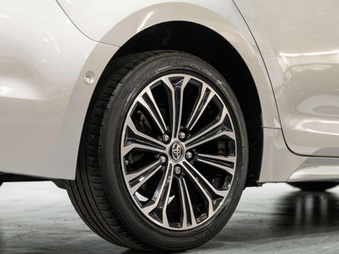 Toyota Corolla 1.8 VVT-h Design Touring Sports 5dr Petrol Hybrid CVT Euro 6 (s/s) (122 ps) 62