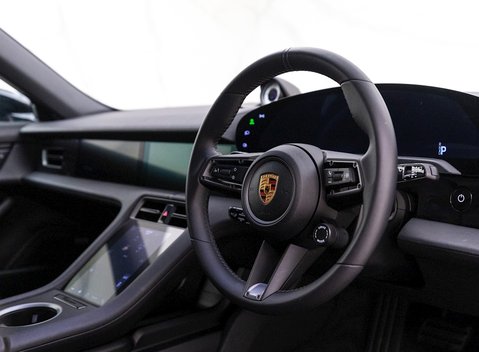 Porsche Taycan 4 Cross Turismo 9