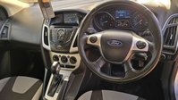 Ford Focus 1.6 Zetec Navigator Hatchback 5dr Petrol Powershift Euro 5 (125 ps) 22