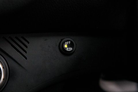 Toyota Yaris VVT-I BI-TONE 34