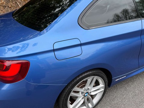 BMW 2 Series 2.0 220d M Sport Auto 2dr 29