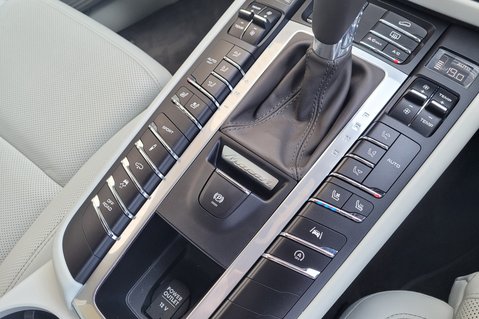 Porsche Macan PDK 42