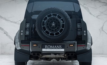 Land Rover Defender OCTA EDITION ONE 5