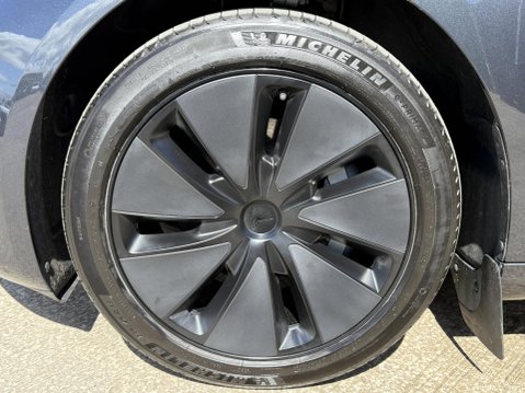 Tesla Model 3 Saloon 4dr Electric Auto RWD (208 ps) 17