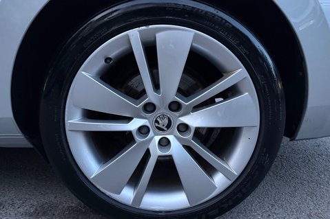 Skoda Superb SE L IV DSG PLUG IN HYBRID -ONE OWNER -FULL SERVICE HISTORY 55