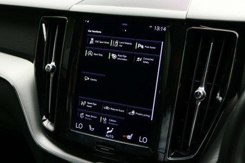 Volvo XC60 2.0 XC60 R-Design B5 MHEV AWD Auto 4WD 5dr 25