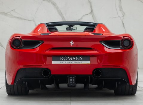 Ferrari 488 SPIDER 11