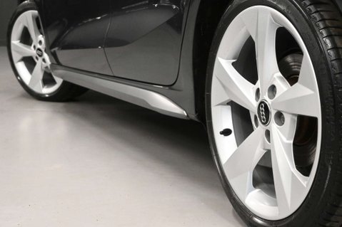 Audi A3 1.5 A3 Sportback 35 TFSI MHEV S Line Semi-Auto 5dr 28