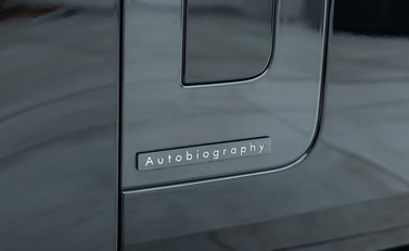 Land Rover Range Rover P510e First Edition 35