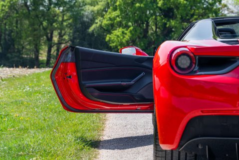 Ferrari 488 Spider 7
