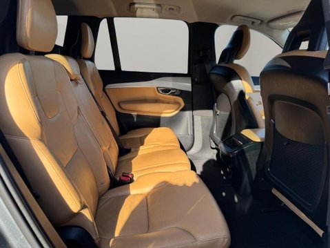 Volvo XC90 2.0 D5 Momentum Geartronic 4WD Euro 6 (s/s) 5dr 48