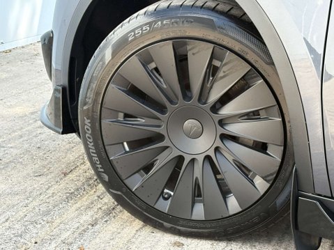Tesla Model Y ModeL Y Long Range AWD 4WD 5dr 40