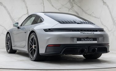 Porsche 911 Carrera GTS (992.2) 10