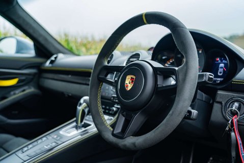 Porsche 718 GT4 PDK 13