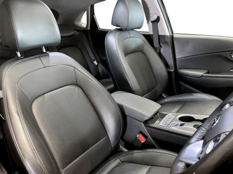 Hyundai KONA 64kWh Ultimate SUV 5dr Electric Auto (10.5kW Charger) (204 ps) Bluetooth 11