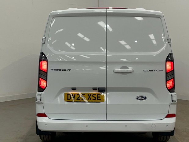 Ford Transit Custom FORD TRANSIT CUSTOM 2.0 Eco Blue 320 136ps L2H1 Double Cab Van Limited 4