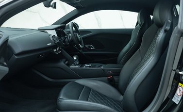 Audi R8 V10 PERFORMANCE CARBON BLACK 15