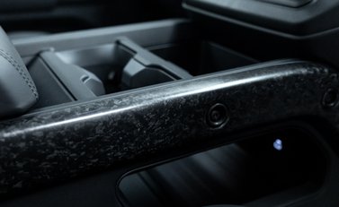 Land Rover Defender OCTA EDITION ONE 34