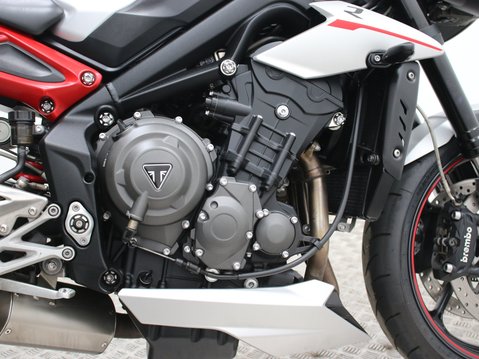 Triumph Street Triple 765 STREET TRIPLE 765 R 22