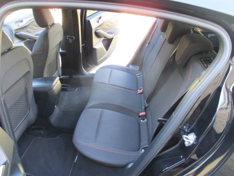 Ford Focus 1.0T EcoBoost ST-Line Euro 6 (s/s) 5dr 30