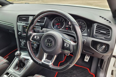 Volkswagen Golf GTI 31
