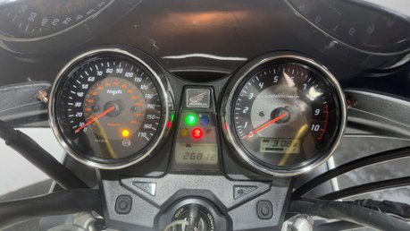 Honda CB 2008 26K OUTSTANDING CONDITION NEW MOT MUSCLE BIKE 1300CC 25
