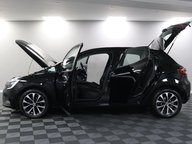 Renault Clio ICONIC TCE 6