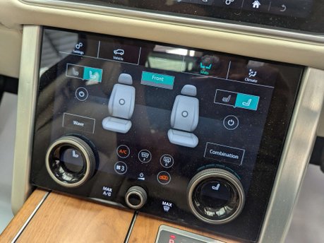 Land Rover Range Rover 3.0 Range Rover Autobiography Auto 4WD 5dr 71
