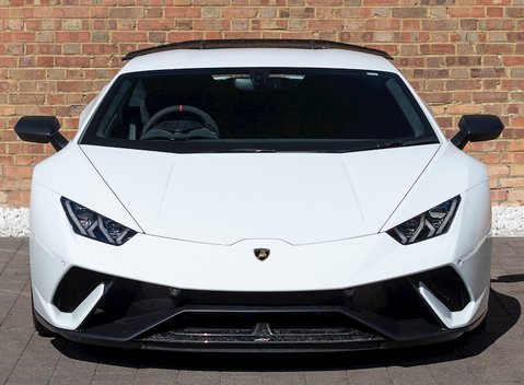 Lamborghini Huracan LP640-4 Performante 4