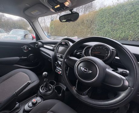 Mini Hatch One 1.2 Pepper 5 door + VISUAL BOOST + CONNECTED 3