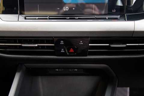 Volkswagen Golf LIFE ETSI DSG 40