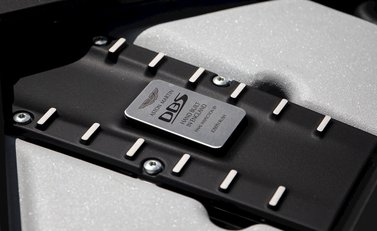 Aston Martin DBS Superleggera 31