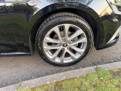 Renault Megane 1.2 TCe GT Line Nav Euro 6 (s/s) 5dr 52