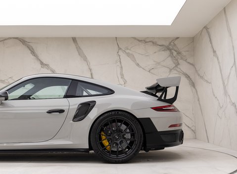 Porsche 911 (991.2) GT2 RS Weissach 33
