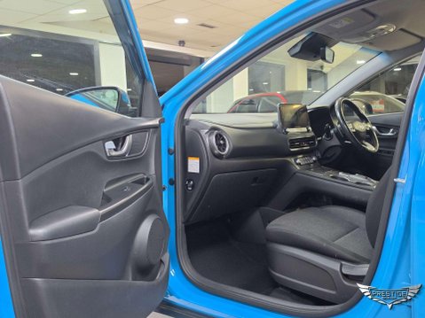 Hyundai KONA 64kWh Premium Auto 5dr (10.5kW Charger) 55