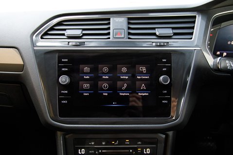 Volkswagen Tiguan Allspace LIFE TSI DSG 16