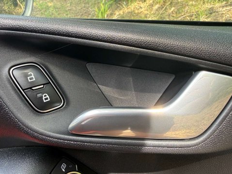 Ford Fiesta 1.5 Fiesta ST-3 T 5dr 37