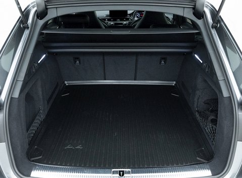 Audi RS4 Avant Carbon Black 35