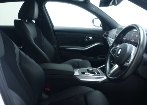BMW 3 Series 2.0 320i M Sport Saloon 4dr Petrol Auto Euro 6 (s/s) (184 ps) 43