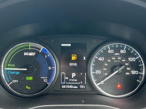 Mitsubishi Outlander PHEV EXCEED 22