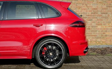 Porsche Cayenne GTS 21
