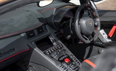 Lamborghini Aventador SV LP750-4 Roadster 16