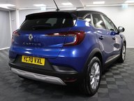 Renault Captur ICONIC TCE 11