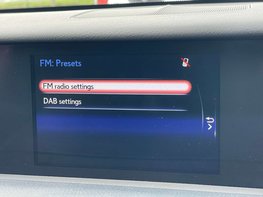 Lexus Is 2.5 IS 300h Advance CVT 4dr 30