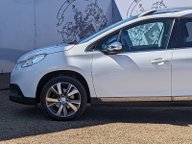 Peugeot 2008 E-HDI FELINE 5