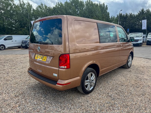 Volkswagen Transporter Crew Cab SWB L1H1 T32 Tdi Kombi Highline Air Con SELECT 7